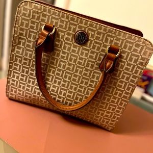 Tommy Hilfiger Purse brand new never used. Unfortunately I took the tags out
